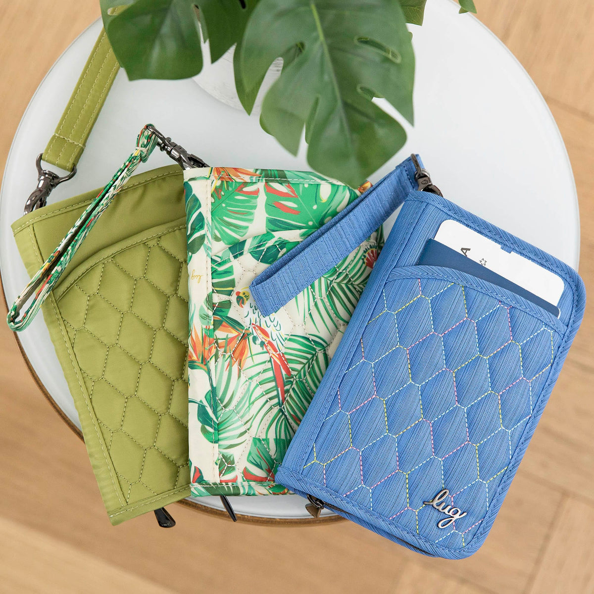 Ladies Full-Size Wallet: Brown Palm Pattern
